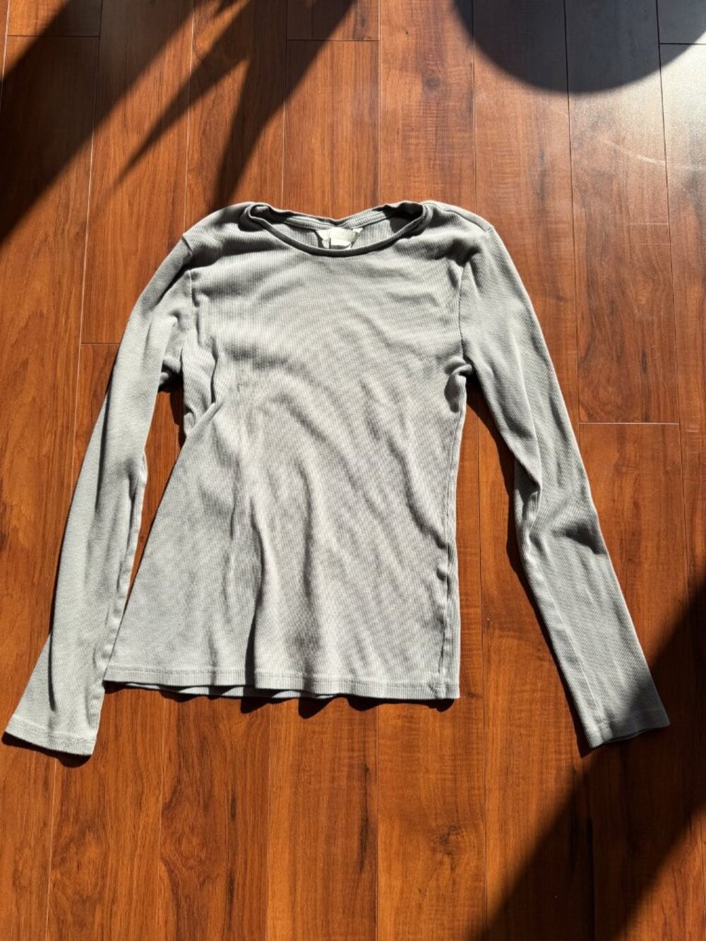 H&M Grey Ribbed Long Sleeve Top Round Neck Layering Tee Basic Womens Size M